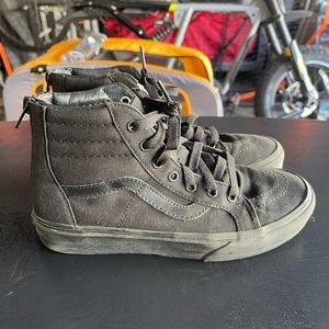 KIDS SK8-HI ZIP SHOE size 5.0 (kids)